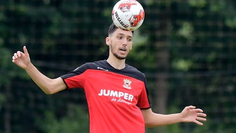 他提到了借 他提到了借